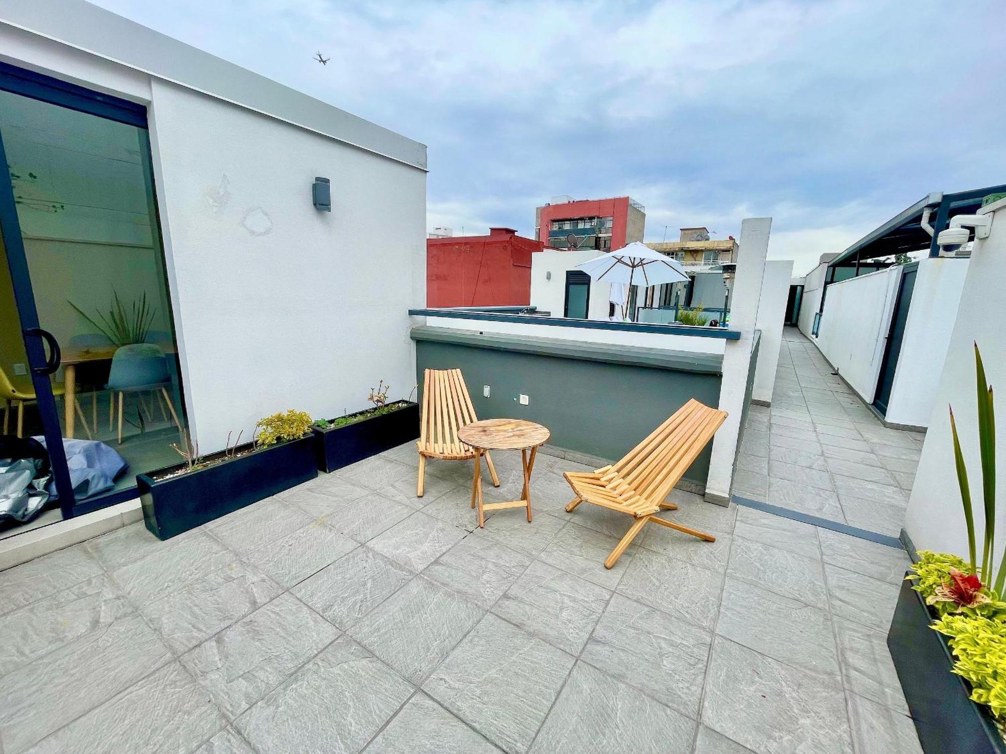 Precioso, Planta Baja Con Terraza En La Del Valle